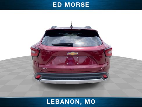 Certified 2025 Chevrolet Trax LT w/ LT Convenience Package FWD image 7