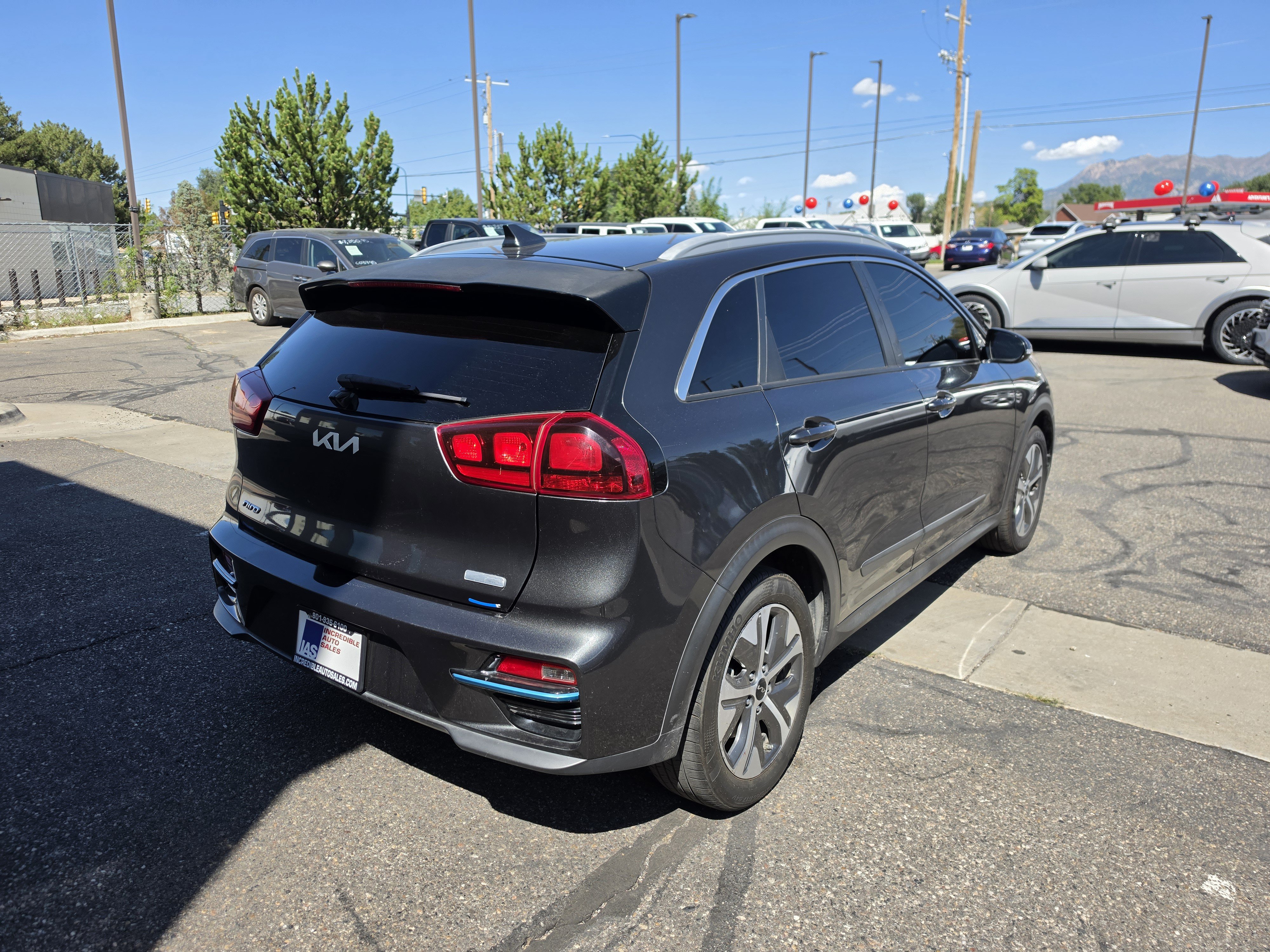 Used 2022 Kia Niro EX FWD image 6
