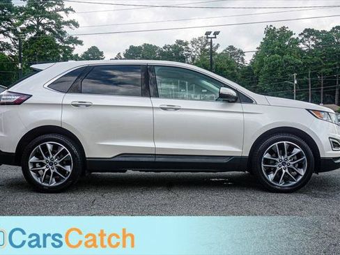 Used 2017 Ford Edge Titanium w/ Technology Package FWD image 9