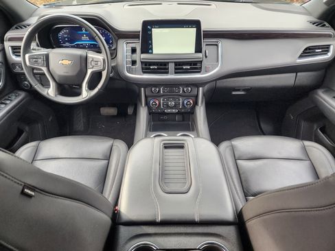 Used 2024 Chevrolet Suburban LT image 19