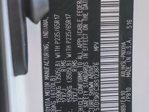 Used 2024 Toyota Sienna XLE image 24