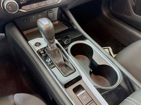 Certified 2024 Nissan Altima 2.5 SV w/ SV Premium Package FWD image 15