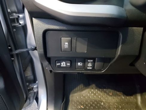 Used 2021 Toyota Tacoma TRD Sport w/ Technology Package image 32