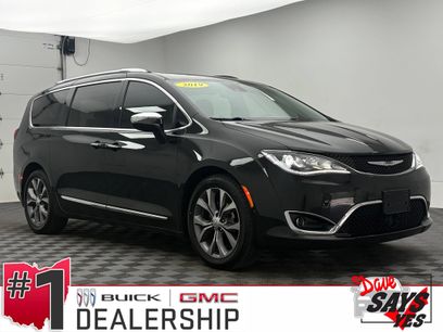 Used 2019 Chrysler Pacifica Limited w/ Tire & Wheel Group