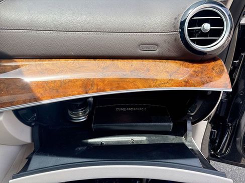 Used 2018 Mercedes-Benz E 400 4MATIC Wagon image 26