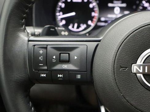 Used 2024 Nissan Pathfinder SV image 25