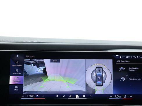 Used 2023 BMW 740i w/ Parking Assistance Package RWD image 31