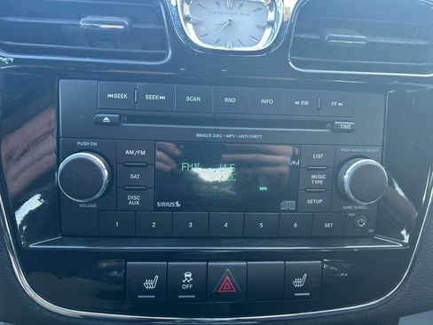 Used 2014 Chrysler 200 Touring image 22