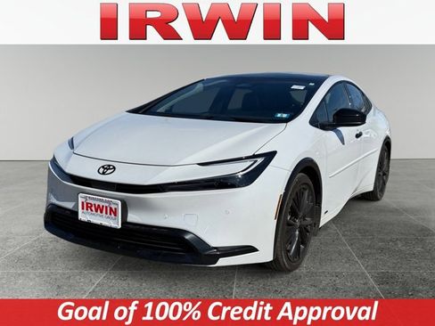 Used 2025 Toyota Prius AWD image 1