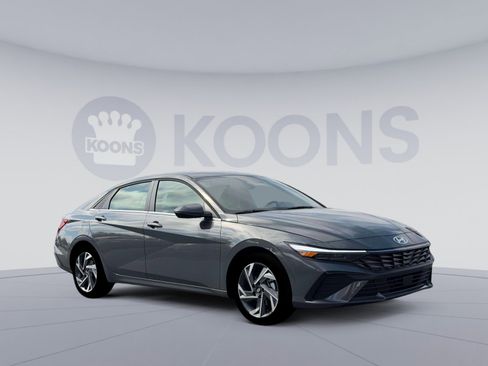 New 2026 Hyundai Elantra Limited FWD image 13