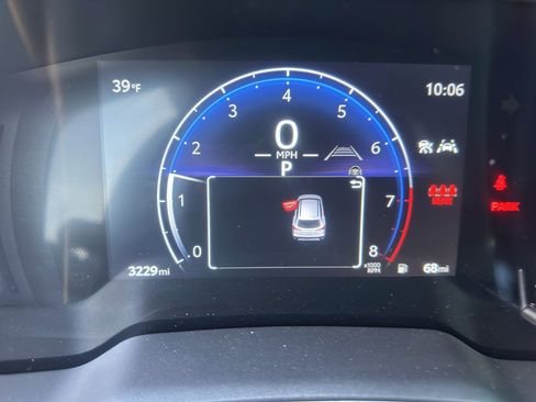 Used 2025 Toyota Corolla Cross XLE image 7