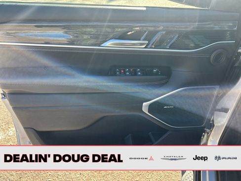 Used 2022 Jeep Wagoneer Series II w/ Premium Group I image 11