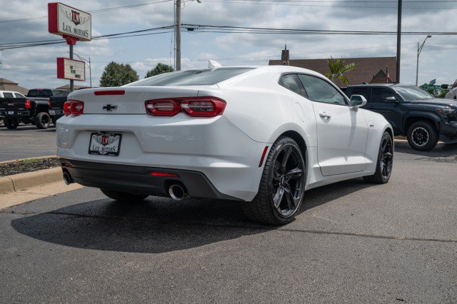 Used 2022 Chevrolet Camaro LT RWD image 7