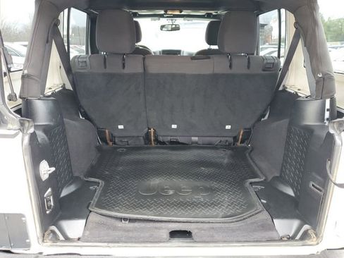 Used 2018 Jeep Wrangler Unlimited Sport S AWD/4WD image 7