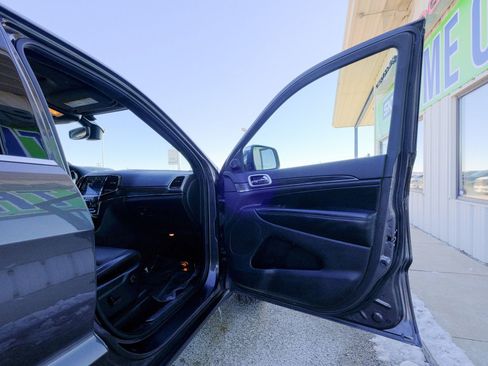 Used 2020 Jeep Grand Cherokee Limited image 16