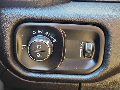 Used 2025 RAM 1500 Big Horn RWD image 24