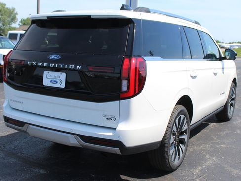 New 2026 Ford Expedition Platinum w/ Driver's Package AWD/4WD image 7