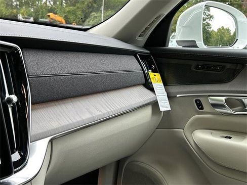 New 2026 Volvo XC90 B6 Ultra w/ Protection Package image 17