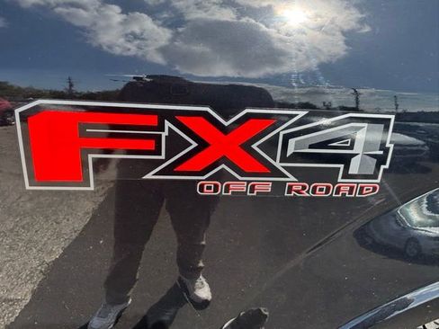 Used 2017 Ford F150 XLT w/ Equipment Group 302A Luxury image 10