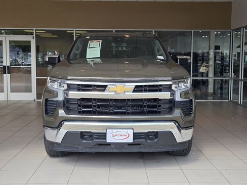 Used 2023 Chevrolet Silverado 1500 LT AWD/4WD image 2