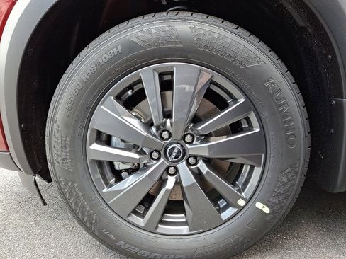 New 2026 Nissan Pathfinder SV w/ SV Premium Package image 4