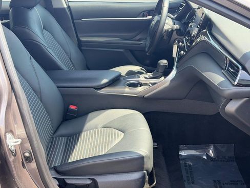 Used 2023 Toyota Camry SE FWD image 17