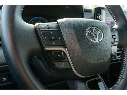 Used 2025 Toyota Camry SE image 26