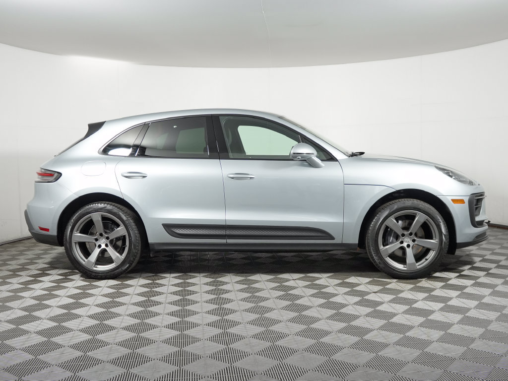 Certified 2023 Porsche Macan Turbo AWD/4WD image 8