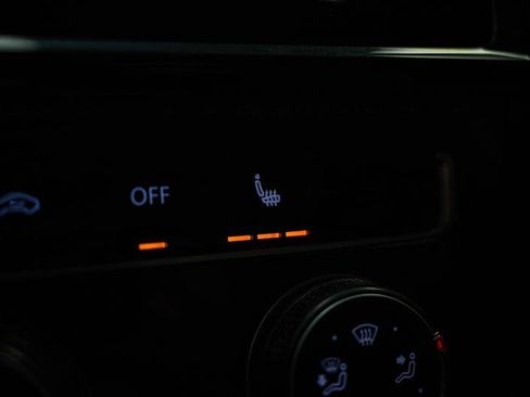 Used 2020 Volkswagen Golf 4-Door image 22