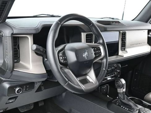 Certified 2025 Ford Bronco Outer Banks AWD/4WD image 16