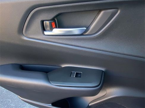 Used 2025 Toyota Prius Plug-In Hybrid image 12