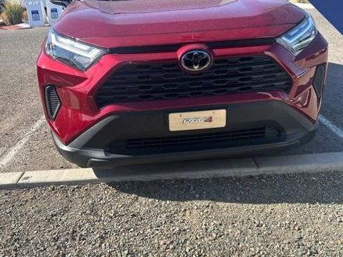 Used 2024 Toyota RAV4 XLE FWD image 11