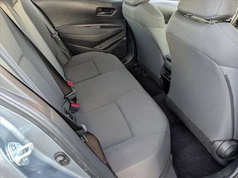 Used 2022 Toyota Corolla LE image 18