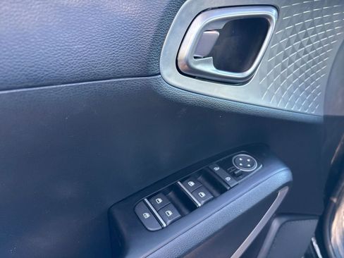 Used 2025 Kia Soul LX w/ LX Technology Package image 21