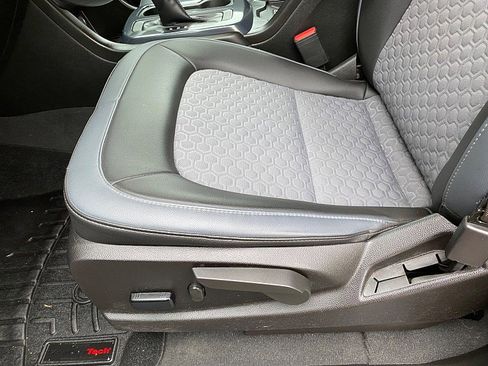 Used 2022 Chevrolet Colorado Z71 image 24