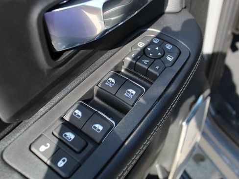 New 2026 RAM 2500 Laramie AWD/4WD image 13