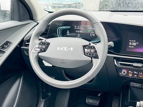 New 2025 Kia Niro EX image 15