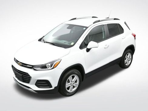 Certified 2022 Chevrolet Trax LT w/ LT Convenience Package image 25