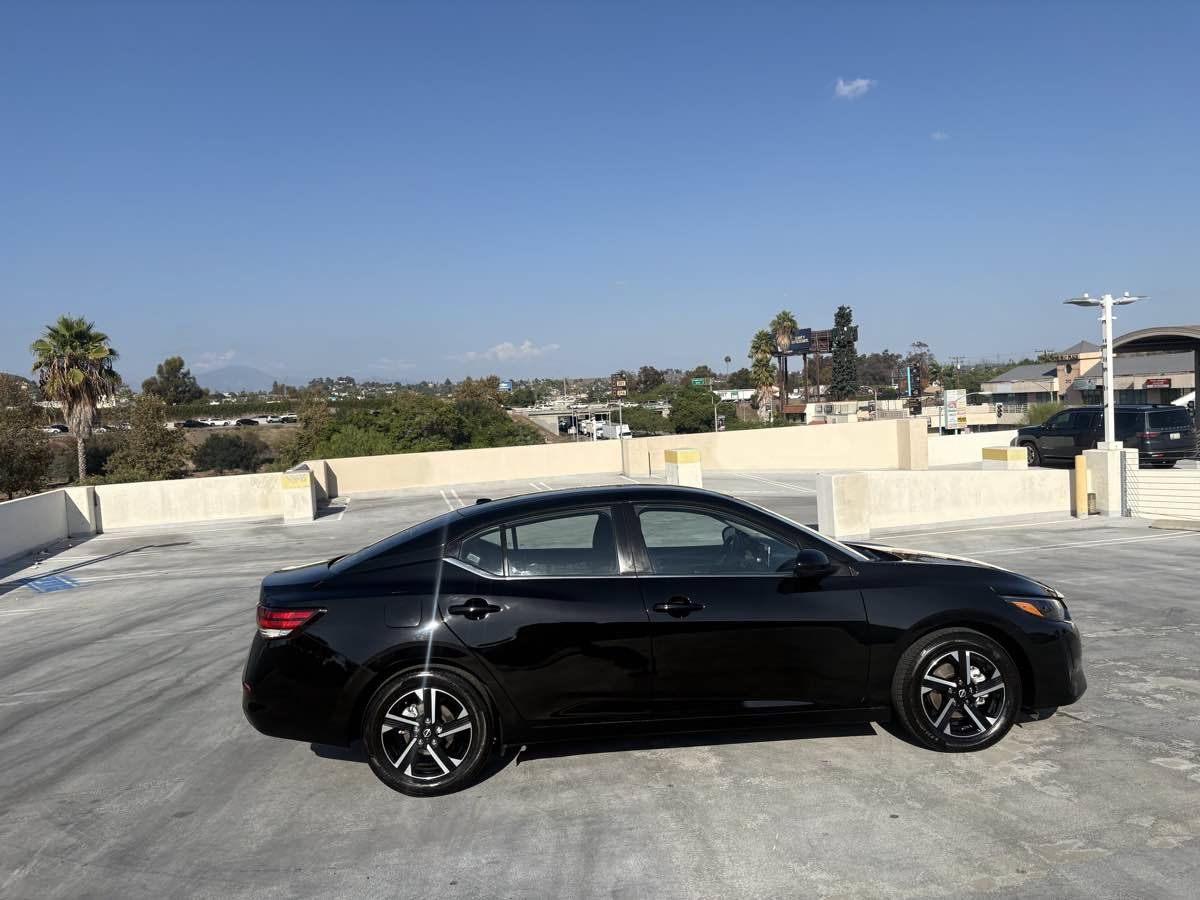 Used 2025 Nissan Sentra SV FWD image 31