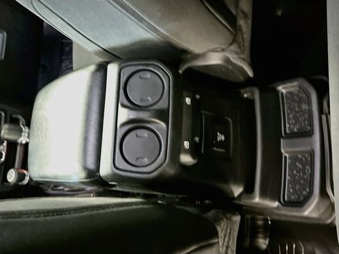 Used 2023 Jeep Wrangler Unlimited w/ Sun & Screen Package AWD/4WD image 27