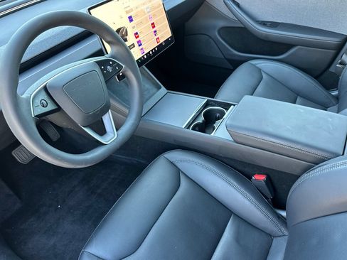 Used 2024 Tesla Model 3 Standard Range RWD image 10