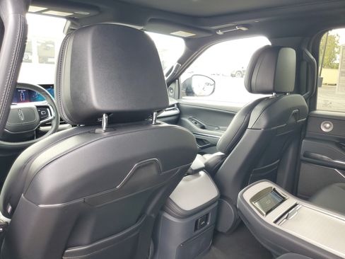 New 2027 Lincoln Navigator Reserve w/ Jet Appearance Package AWD/4WD image 28