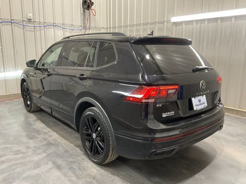 Used 2022 Volkswagen Tiguan SE R-Line image 19