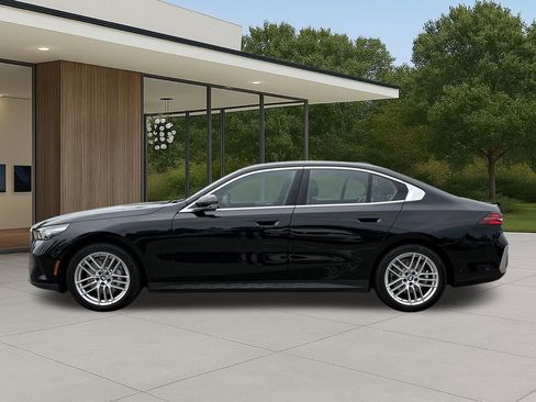 Used 2025 BMW 530i xDrive image 12