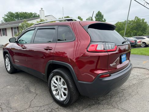 Used 2020 Jeep Cherokee Latitude w/ Cold Weather Group AWD/4WD image 6