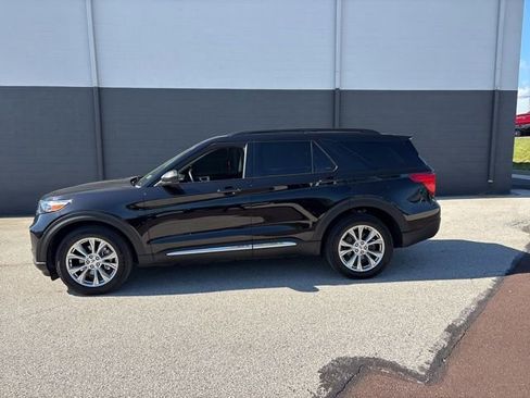Certified 2024 Ford Explorer XLT w/ Equipment Group 202A AWD/4WD image 1