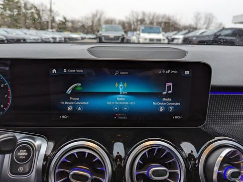 Used 2020 Mercedes-Benz GLB 250 4MATIC image 21