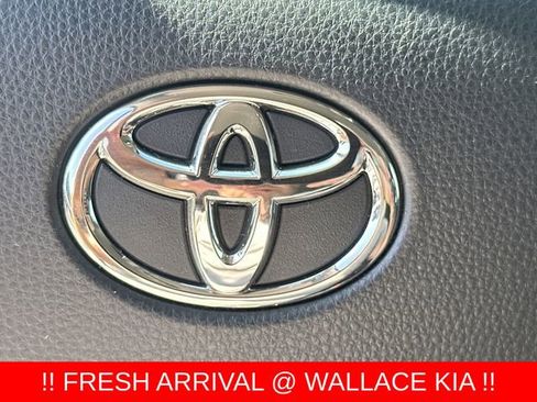 Used 2022 Toyota Tundra SR5 w/ SR5 Premium Package AWD/4WD image 26