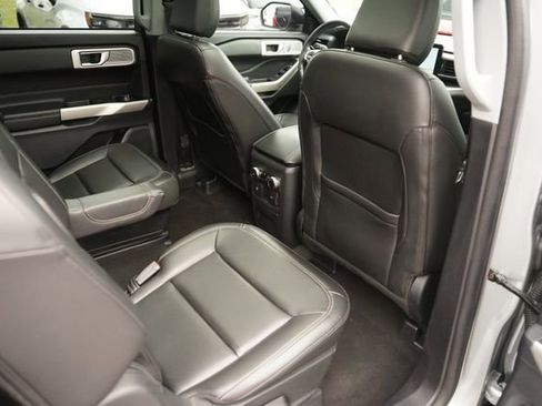 Certified 2022 Ford Explorer XLT w/ Equipment Group 202A RWD image 20