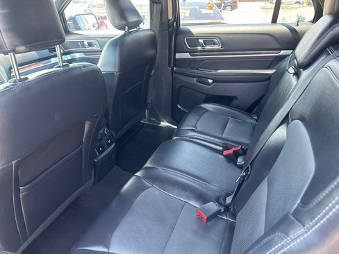 Used 2019 Ford Explorer Limited w/ Class III Trailer Tow Package FWD image 24